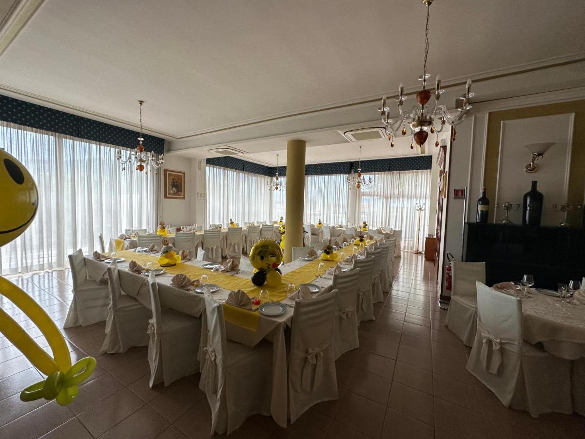 Cristal Hotel Manocalzati Buitenkant foto