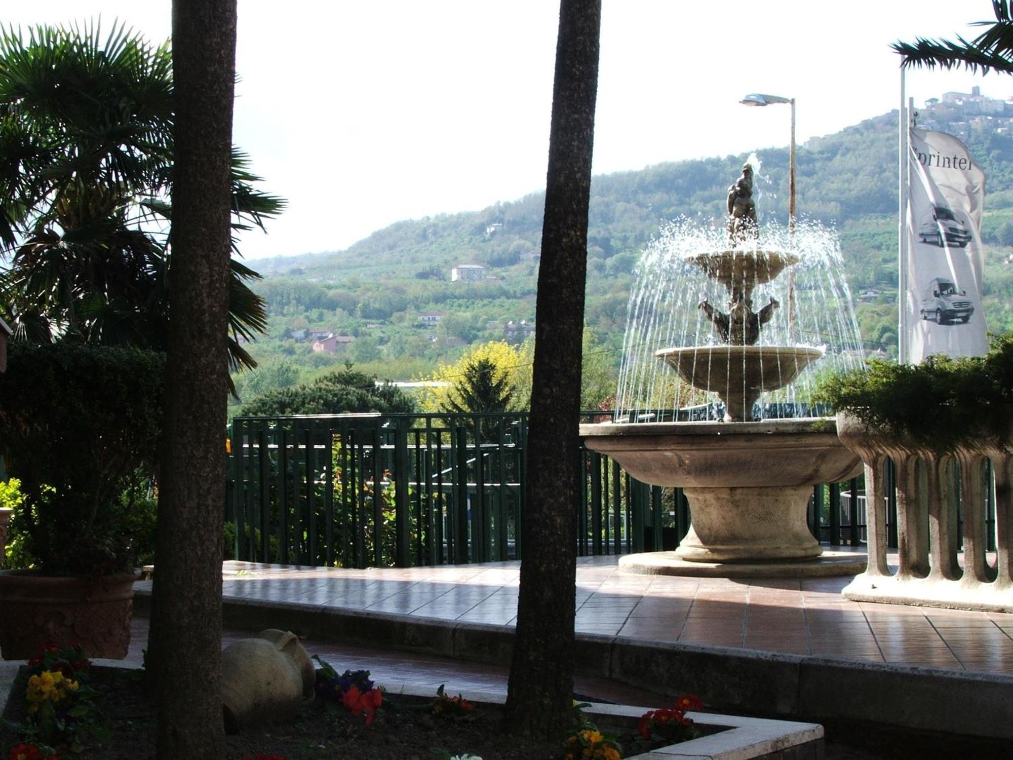 Cristal Hotel Manocalzati Buitenkant foto