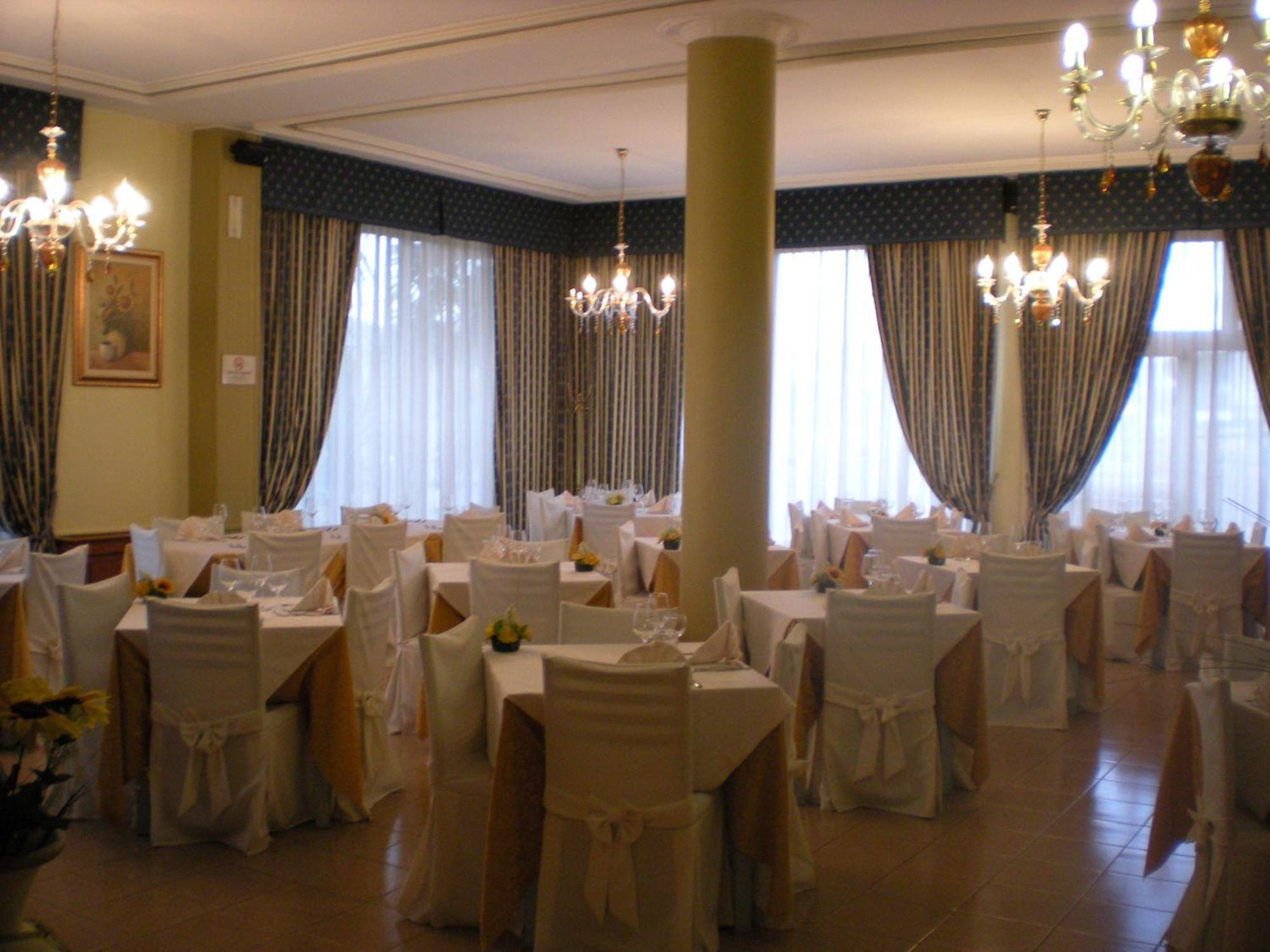 Cristal Hotel Manocalzati Buitenkant foto