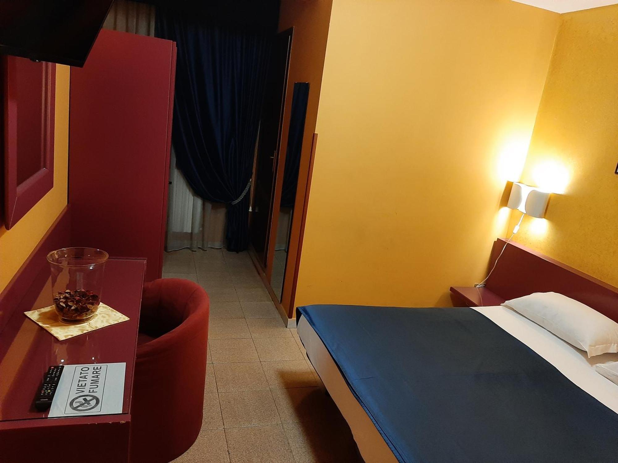Cristal Hotel Manocalzati Buitenkant foto