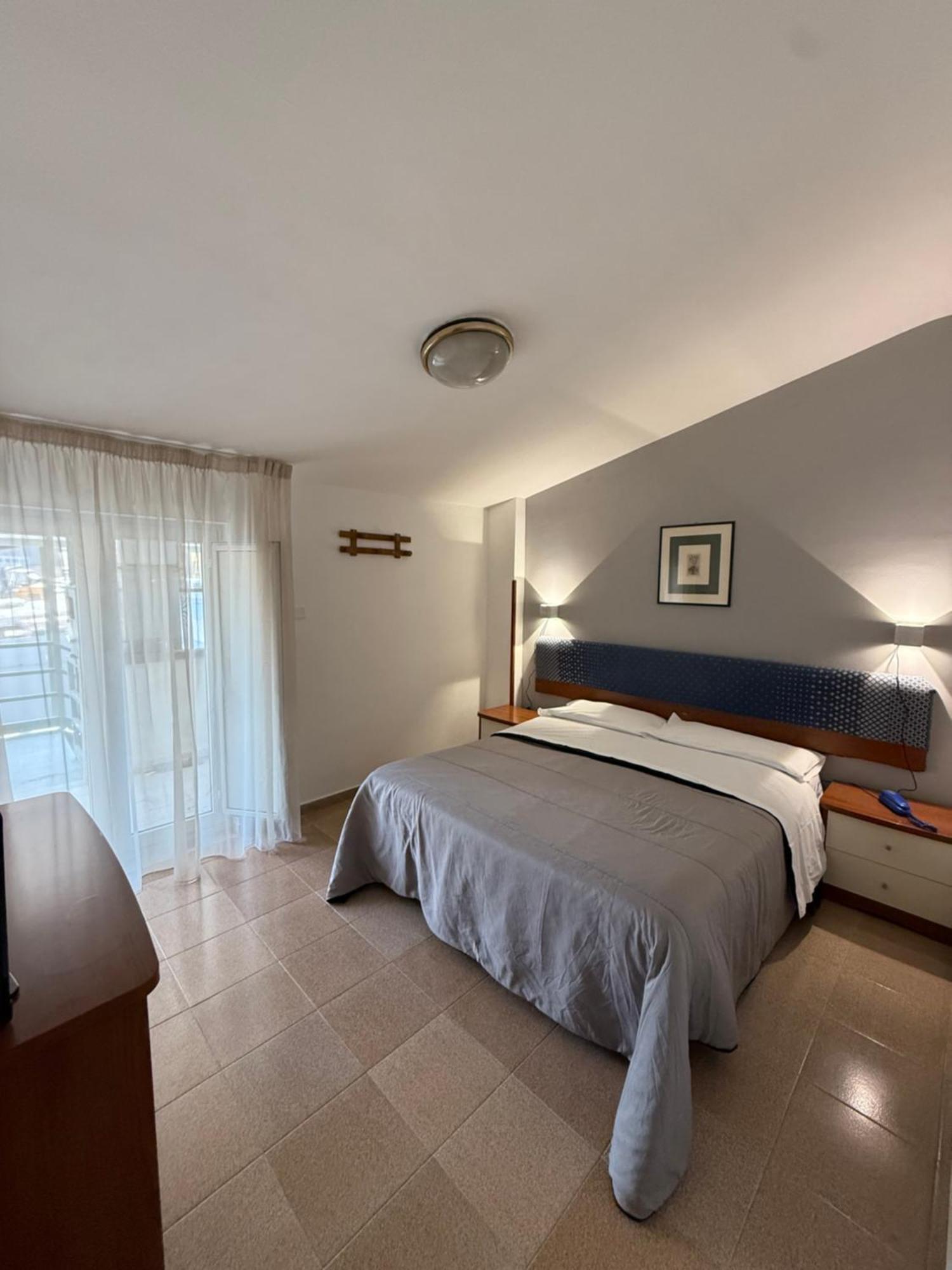 Cristal Hotel Manocalzati Buitenkant foto