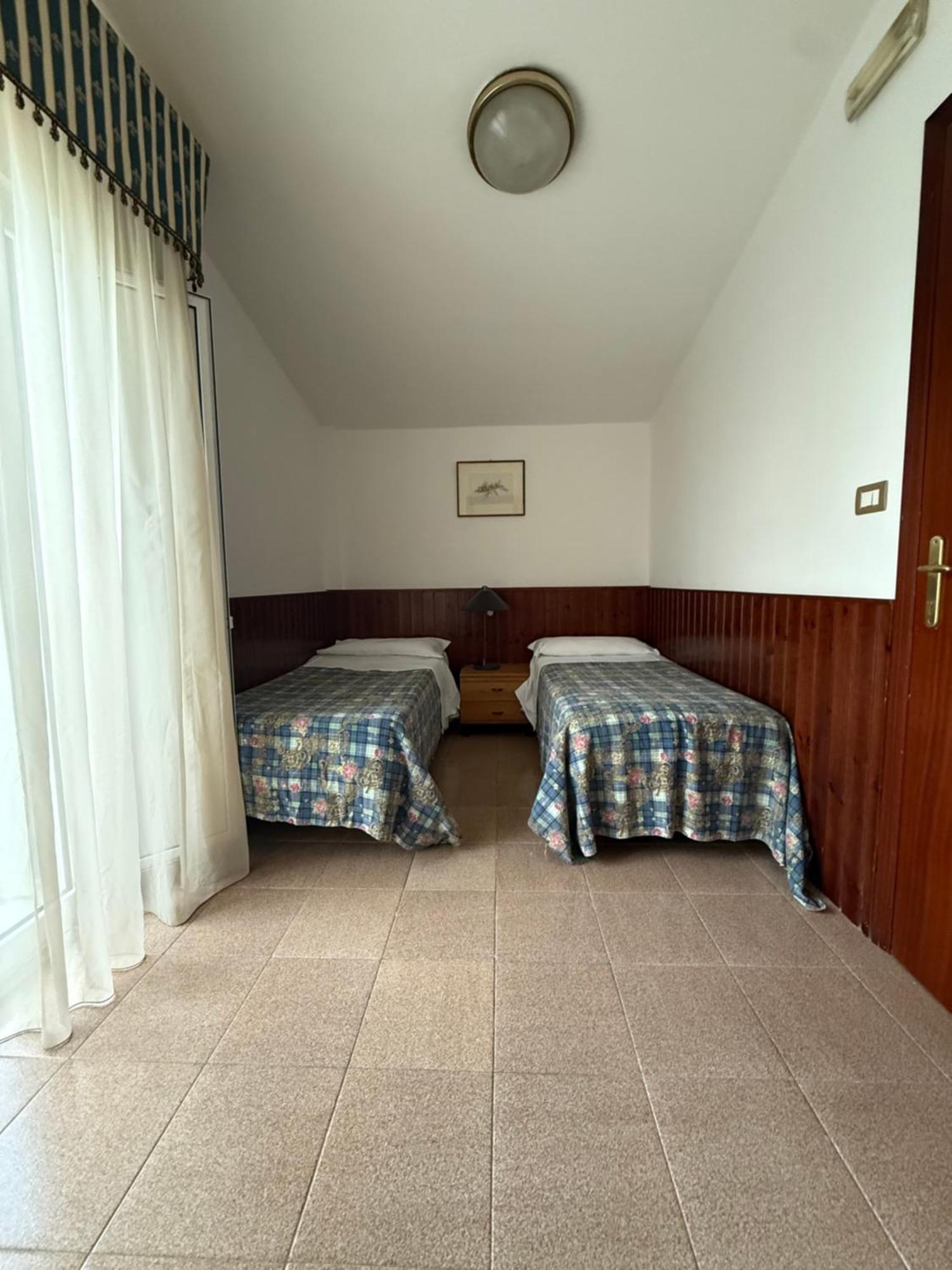 Cristal Hotel Manocalzati Buitenkant foto
