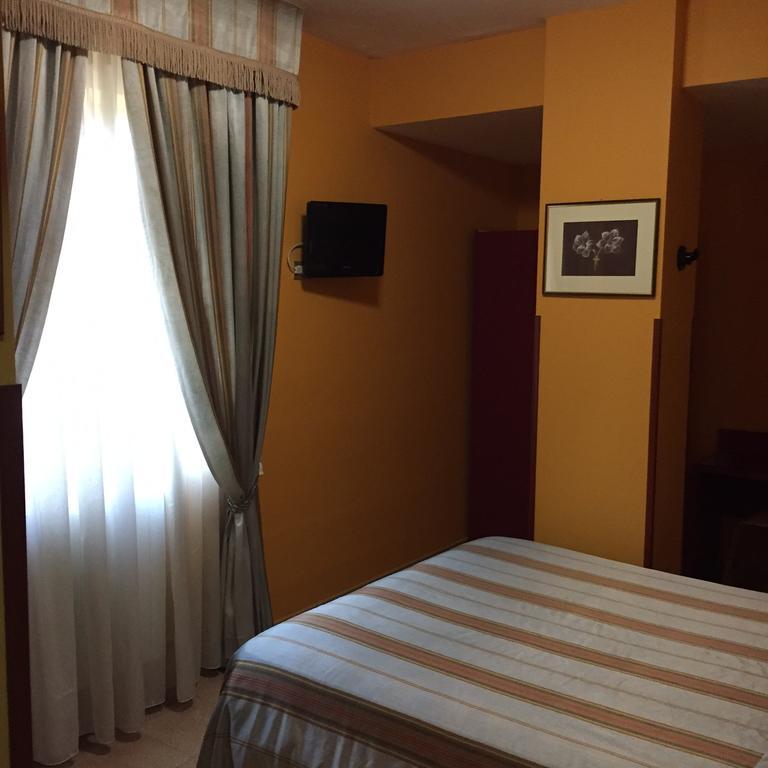 Cristal Hotel Manocalzati Buitenkant foto